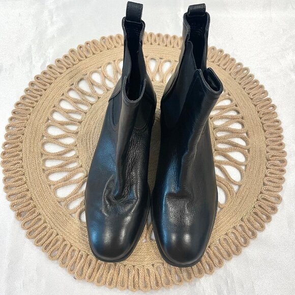 Reaction Kenneth Cole Black Ankle Pull On Leather Boots Size 6.5 - Picture 2 of 7